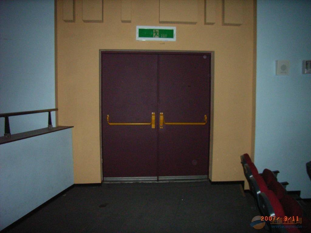 电影院<a href=http://www.ymdfhm.com/bolifanghuomen/meiguijinbuxiugangbolifanghuomen/ target=_blank class=infotextkey>防火门</a>.jpg