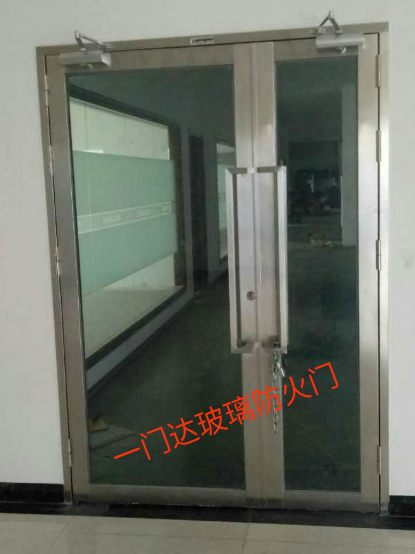 子母式~玻璃<a href=http://www.ymdfhm.com/bolifanghuomen/meiguijinbuxiugangbolifanghuomen/ target=_blank class=infotextkey>防火门</a>